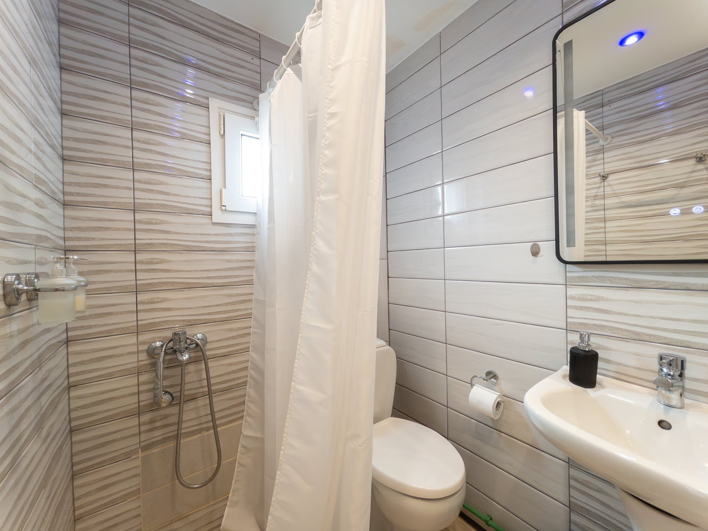 BedCity Apartment | Free Parking & City Center